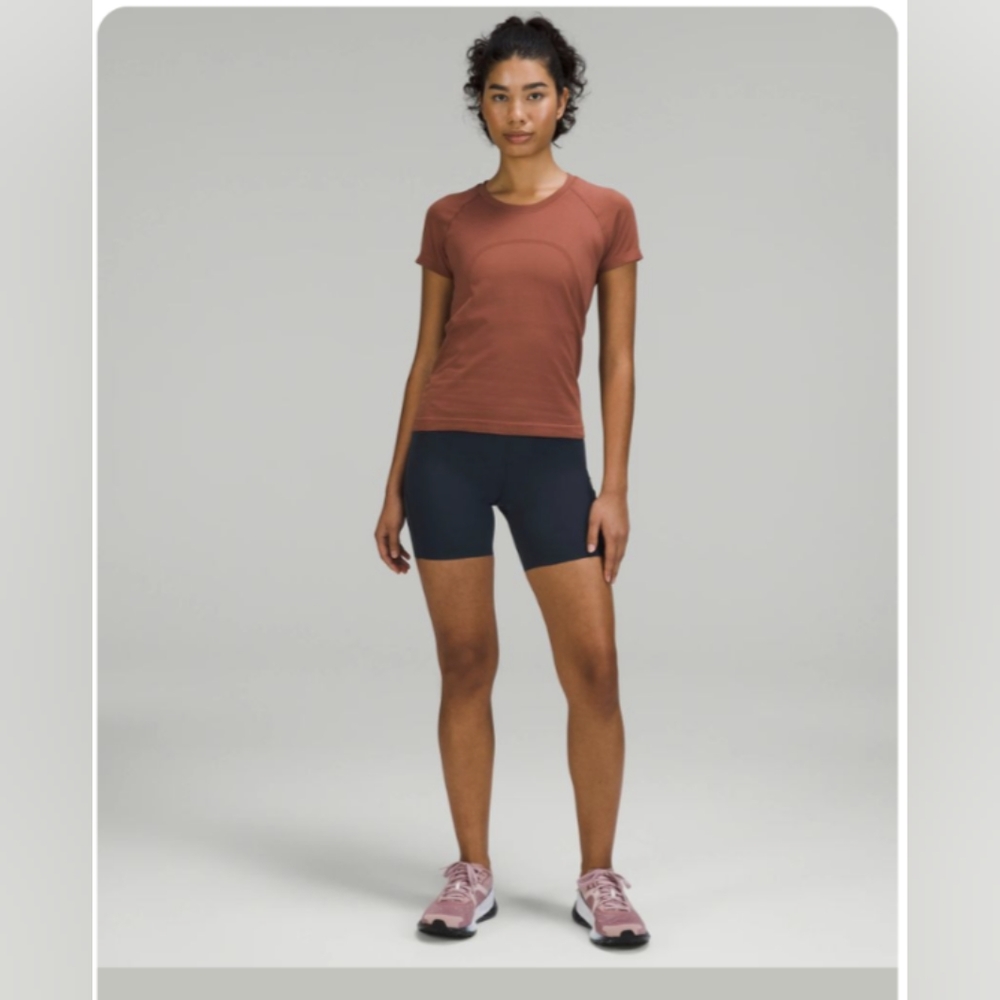 Base Pace High-Rise Short 6"